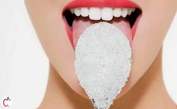 زن جوانی با احساس نمک برروی زبان | علت شوری دهان | سیوطب