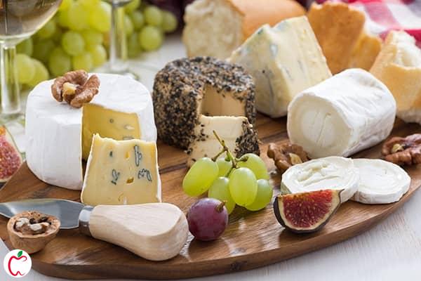 پنیر در سینی چوبی | نگهداری پنیر | سیوطب