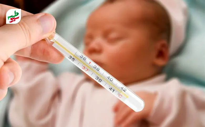 اندازه‌گیری تب کودک برای پی بردن به پایین آوردن تب کودک با گلاب|سیوطب